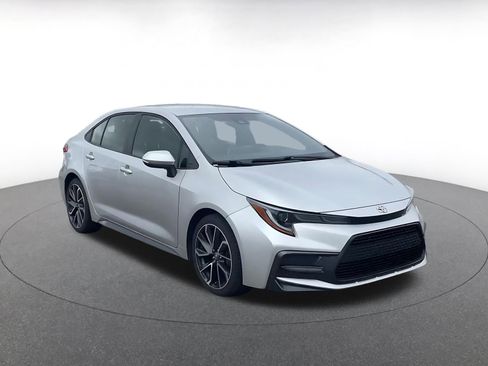 Used 2021 Toyota Corolla SE image 2