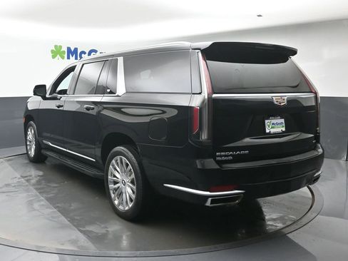 Used 2022 Cadillac Escalade ESV Premium Luxury image 35