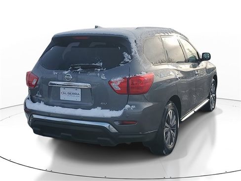 Used 2020 Nissan Pathfinder SV image 4