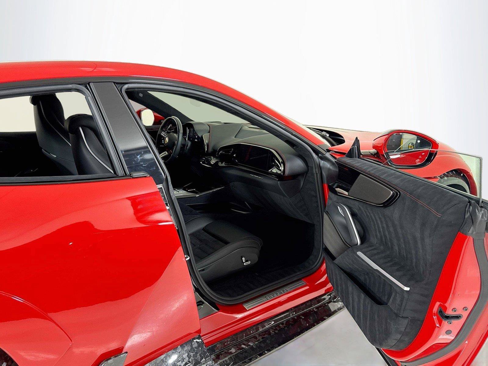 Used 2026 Ferrari Purosangue AWD/4WD image 33