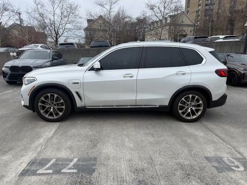Certified 2022 BMW X5 xDrive45e w/ Executive Package image 4