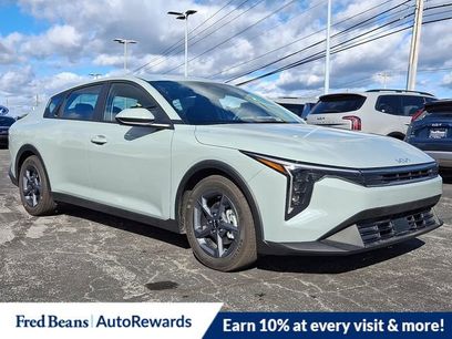 New 2025 Kia K4 LXS