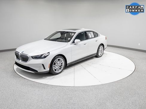 Used 2025 BMW 530i xDrive w/ Premium Package image 36