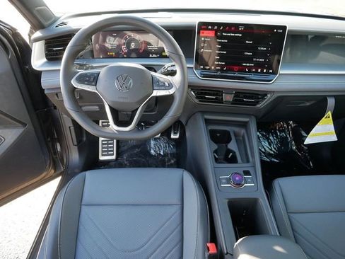 New 2026 Volkswagen Tiguan SE R-Line AWD/4WD image 9