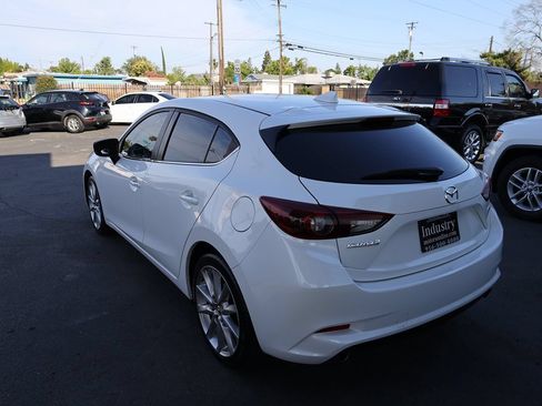 Used 2017 MAZDA MAZDA3 Grand Touring w/ Premium Equipment Package FWD image 3
