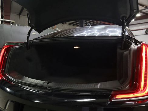 Used 2018 Cadillac XTS w/ Rear Seat Comfort Package image 39