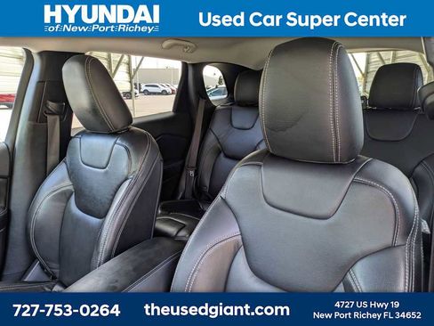 Used 2021 Jeep Cherokee Latitude image 6