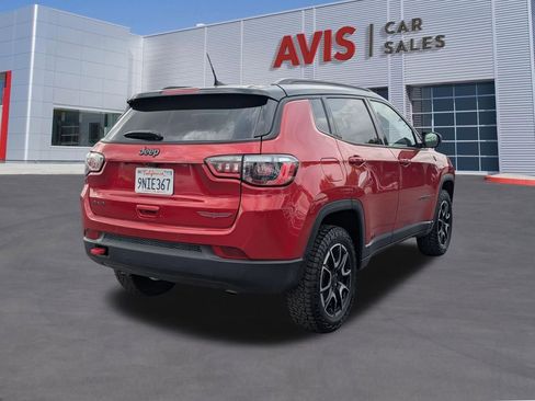 Used 2025 Jeep Compass Trailhawk AWD/4WD image 6