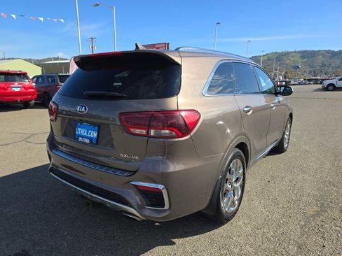 Used 2019 Kia Sorento SX image 5