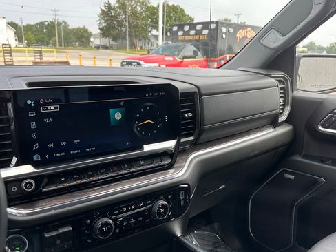 Used 2023 Chevrolet Silverado 1500 LTZ w/ Technology Package AWD/4WD image 19