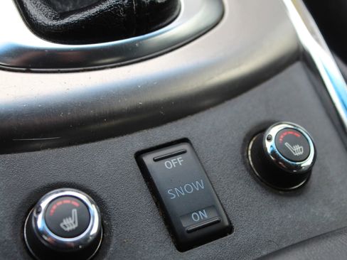 Used 2015 INFINITI Q40 Sedan 4D w/ Navigation Package image 30