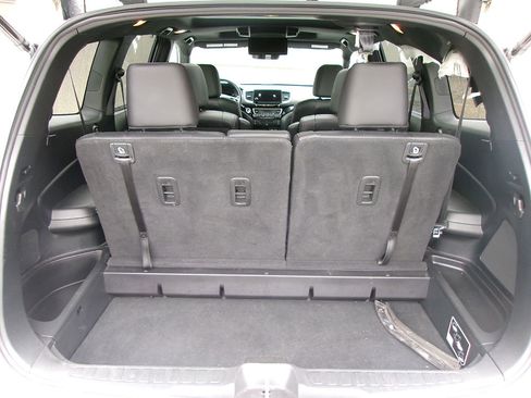 Used 2021 Honda Pilot Black Edition image 11