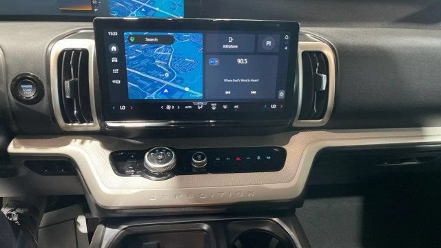 Used 2025 Ford Expedition Max Active RWD image 22