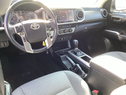 Used 2021 Toyota Tacoma SR5 RWD image 12