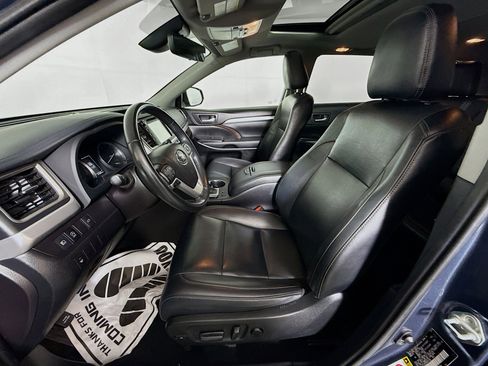 Certified 2019 Toyota Highlander XLE image 11