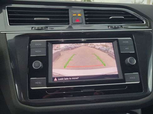 Used 2022 Volkswagen Tiguan S image 23