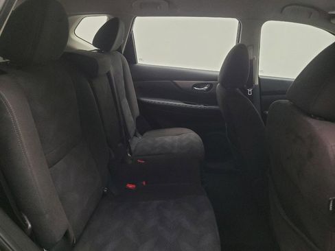 Used 2015 Nissan Rogue S FWD image 19