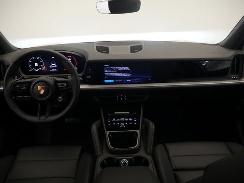 Certified 2026 Porsche Cayenne AWD/4WD image 37