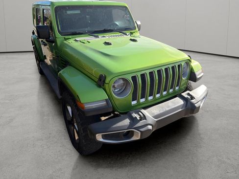 Used 2018 Jeep Wrangler Unlimited Sahara AWD/4WD image 12