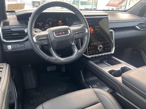 Used 2025 GMC Acadia Elevation w/ Elevation Premium Package image 14