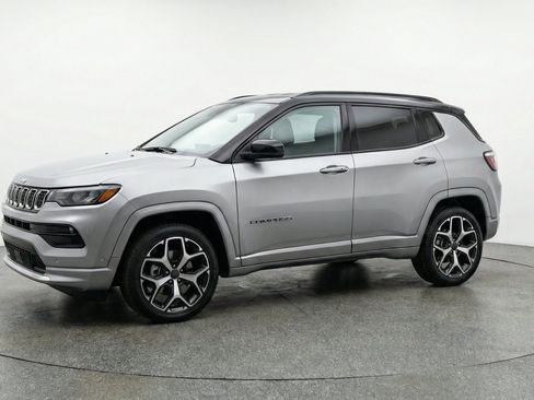 Used 2025 Jeep Compass Limited AWD/4WD image 3