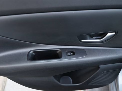 Used 2024 Hyundai Elantra SEL FWD image 22