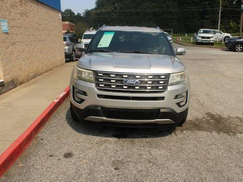 Used 2017 Ford Explorer Limited AWD/4WD image 2