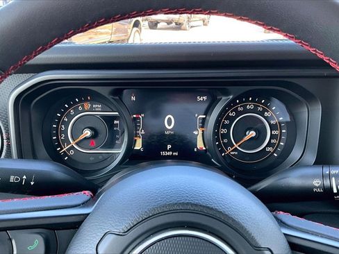 Used 2024 Jeep Gladiator Rubicon w/ Convenience Group image 17