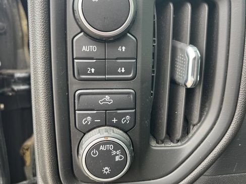 Used 2019 Chevrolet Silverado 1500 Custom Trail Boss w/ Custom Convenience Package AWD/4WD image 13