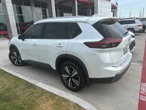 Used 2024 Nissan Rogue SL w/ SL Premium Package AWD/4WD image 8