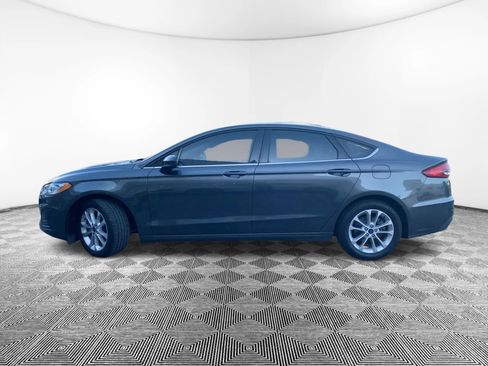 Used 2020 Ford Fusion SE image 9