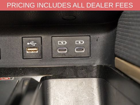 Used 2025 Toyota Camry SE FWD image 14