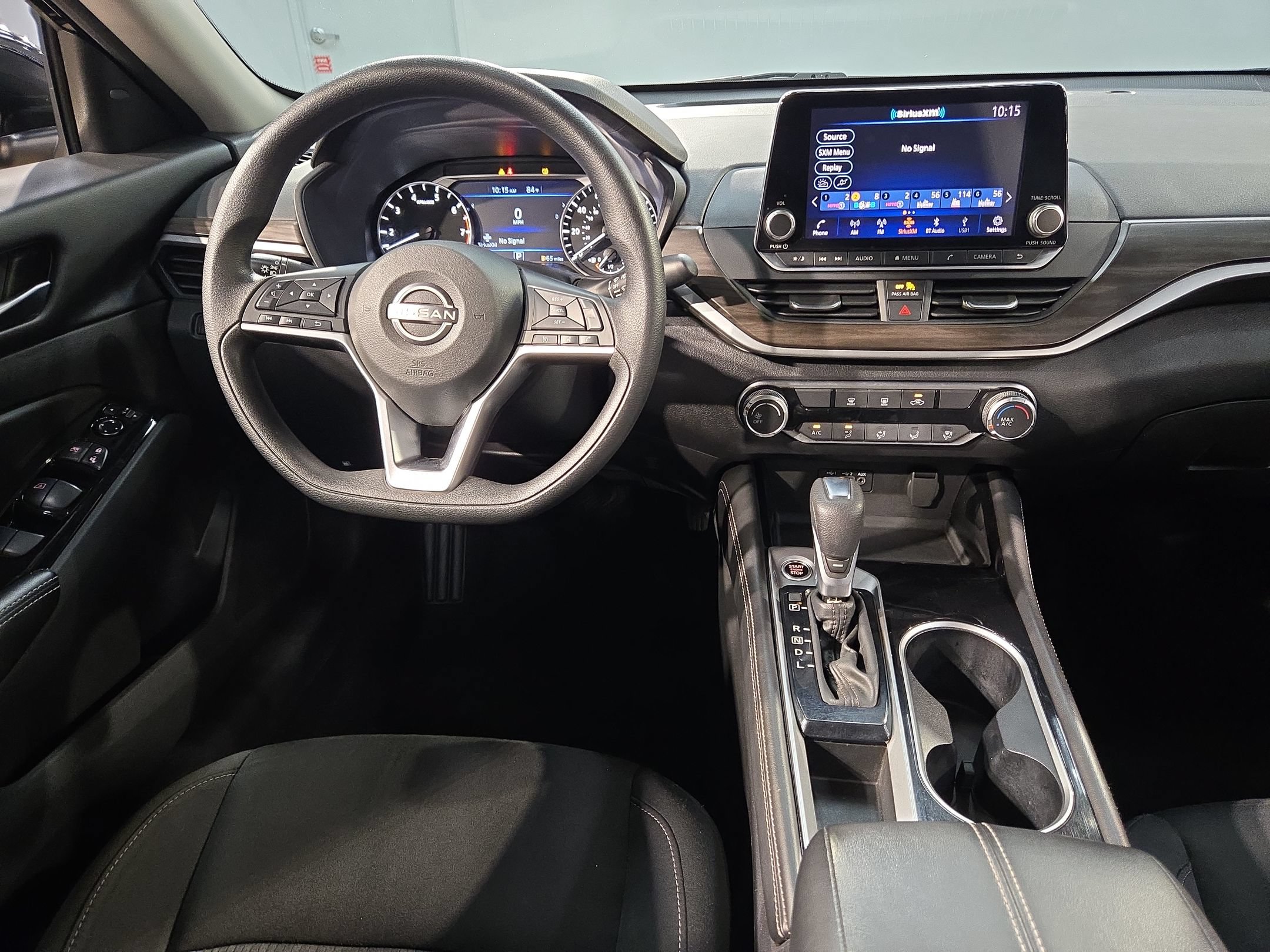 Used 2023 Nissan Altima 2.5 SV FWD image 9