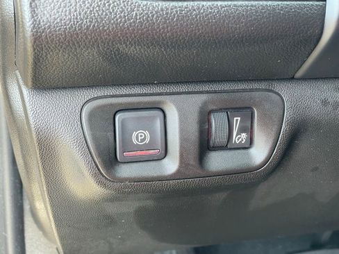 Used 2019 GMC Acadia SLT w/ LPO, Floor Liner Package image 17