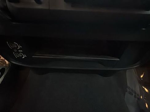 Used 2024 RAM 2500 Big Horn w/ Sport Appearance Package image 22