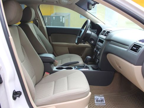 Used 2011 Ford Fusion SE w/ 202A Rapid Spec Order Code FWD image 5