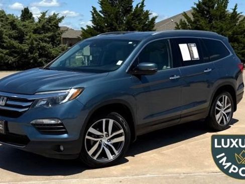 Used 2018 Honda Pilot Touring image 1