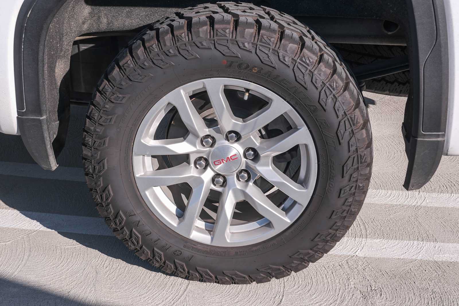 Used 2022 GMC Sierra 1500 SLE AWD/4WD image 9