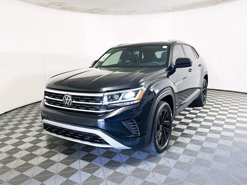 Used 2023 Volkswagen Atlas Cross Sport SE w/ Panoramic Sunroof Package FWD image 7