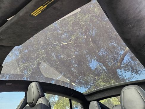 Used 2023 Tesla Model S Standard Range image 17