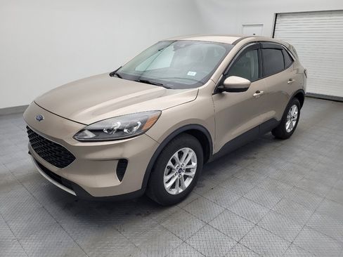 Used 2020 Ford Escape SE FWD image 2