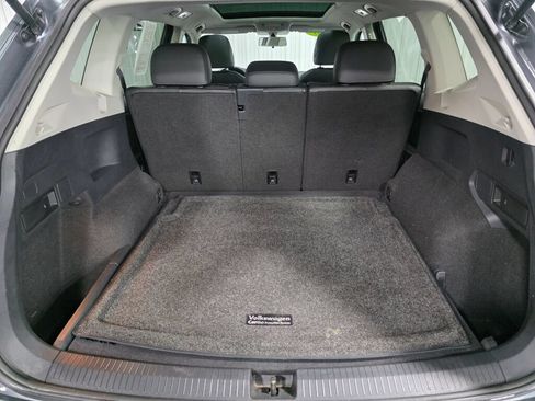 Used 2020 Volkswagen Tiguan SE AWD/4WD image 11