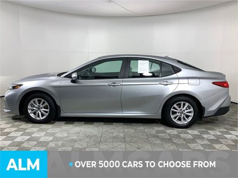 Used 2026 Toyota Camry LE w/ Convenience Package image 5