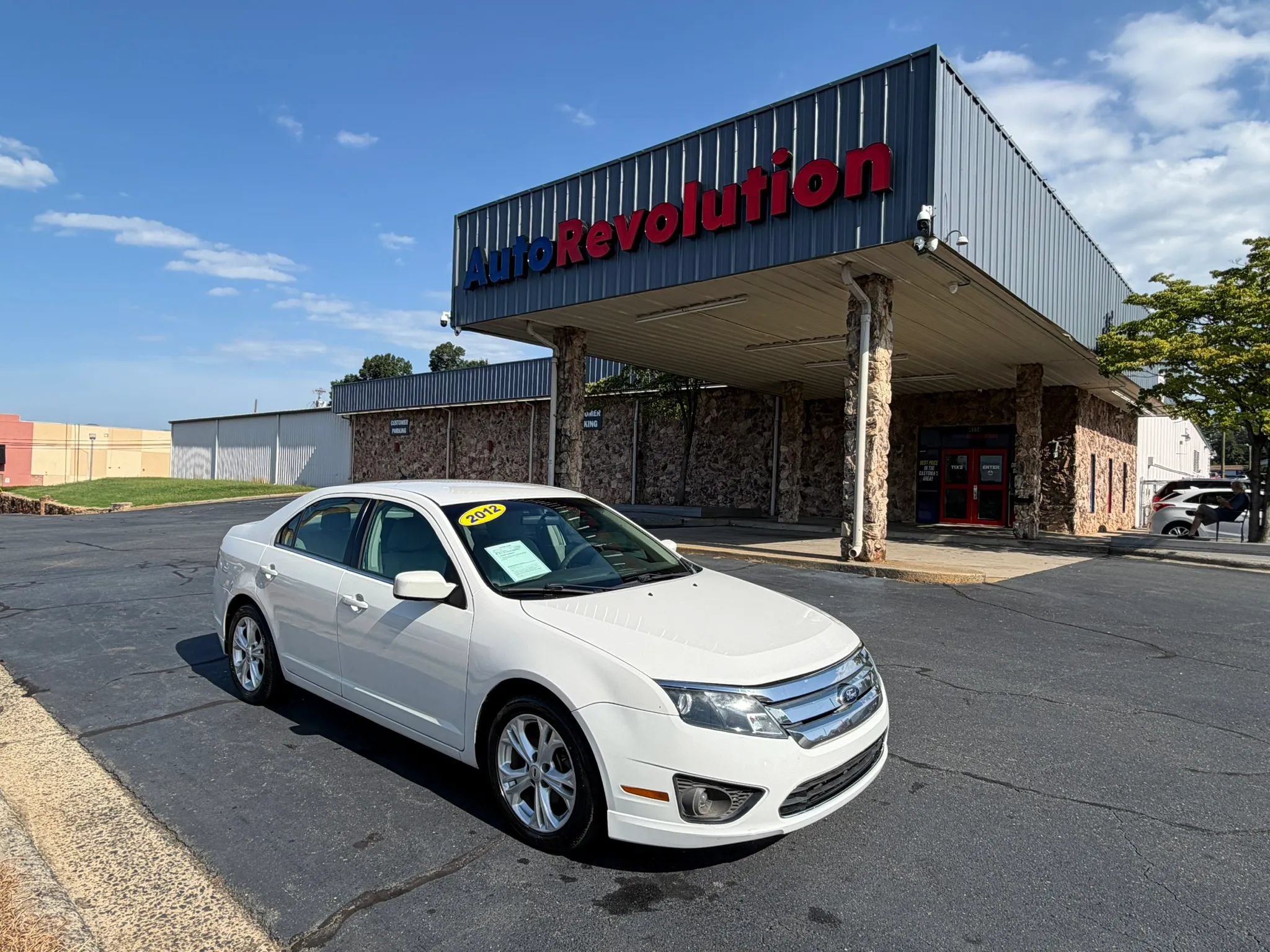 Used 2012 Ford Fusion SE FWD image 1