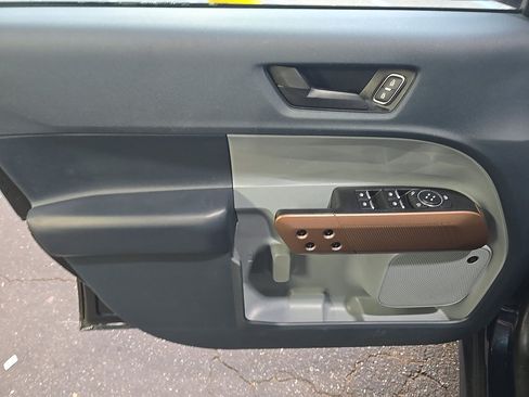 Used 2022 Ford Maverick Lariat w/ Lariat Luxury Package FWD image 9