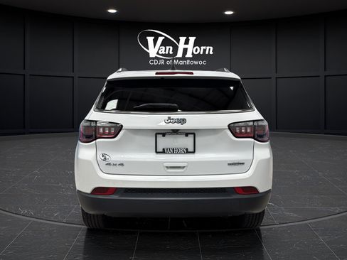 Used 2022 Jeep Compass Latitude AWD/4WD image 6