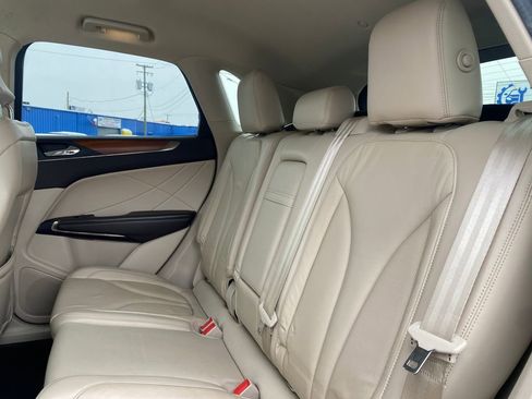 Used 2017 Lincoln MKC Select image 15
