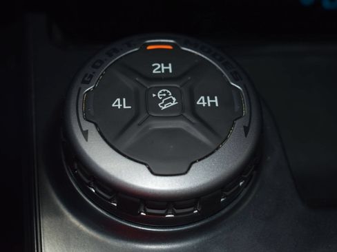 Used 2025 Ford Bronco 4-Door AWD/4WD image 27