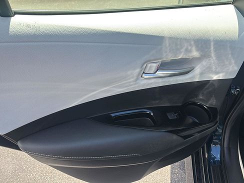 Used 2020 Toyota Corolla SE FWD image 22