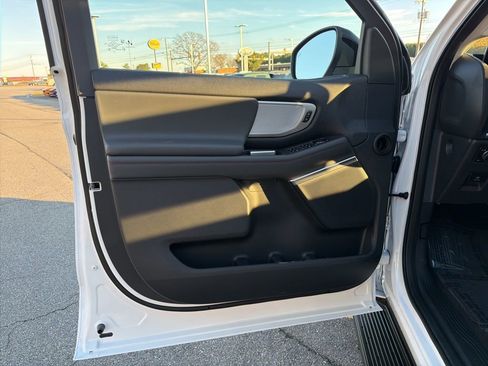 New 2025 Ford Expedition Active image 12